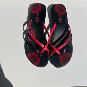 Black & Pink Crisscross Women's Sandals